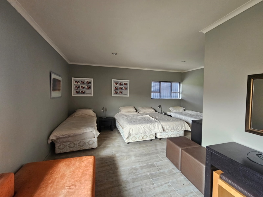 6 Bedroom Property for Sale in Malgas Western Cape